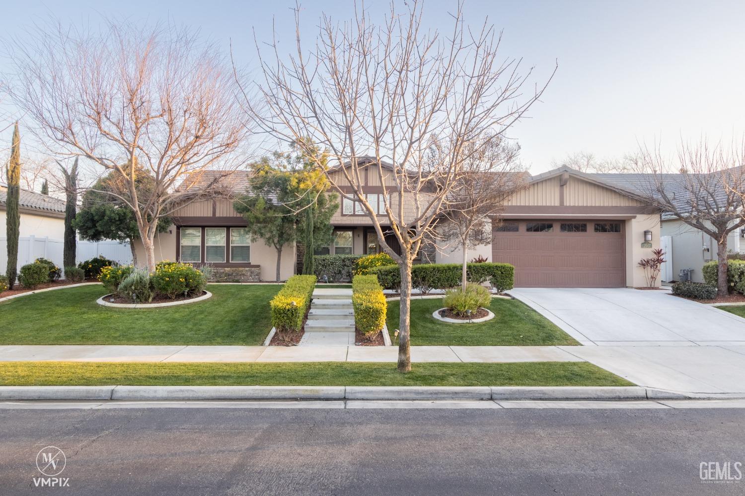 Photo of 12507 Lincolnshire Drive, Bakersfield, CA 93311