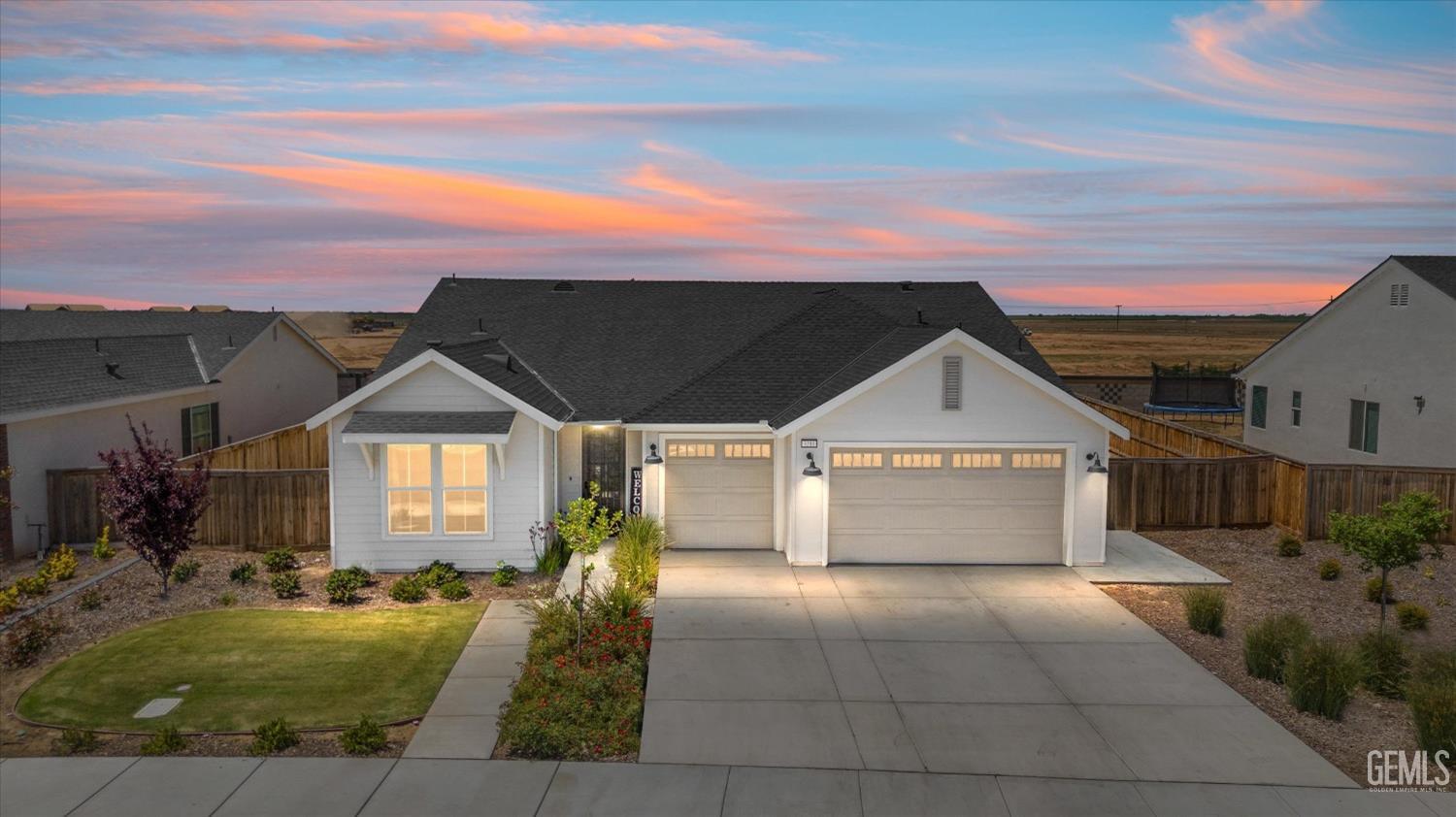 Photo of 3211 Fawn Creek Lane, Shafter, CA 93263