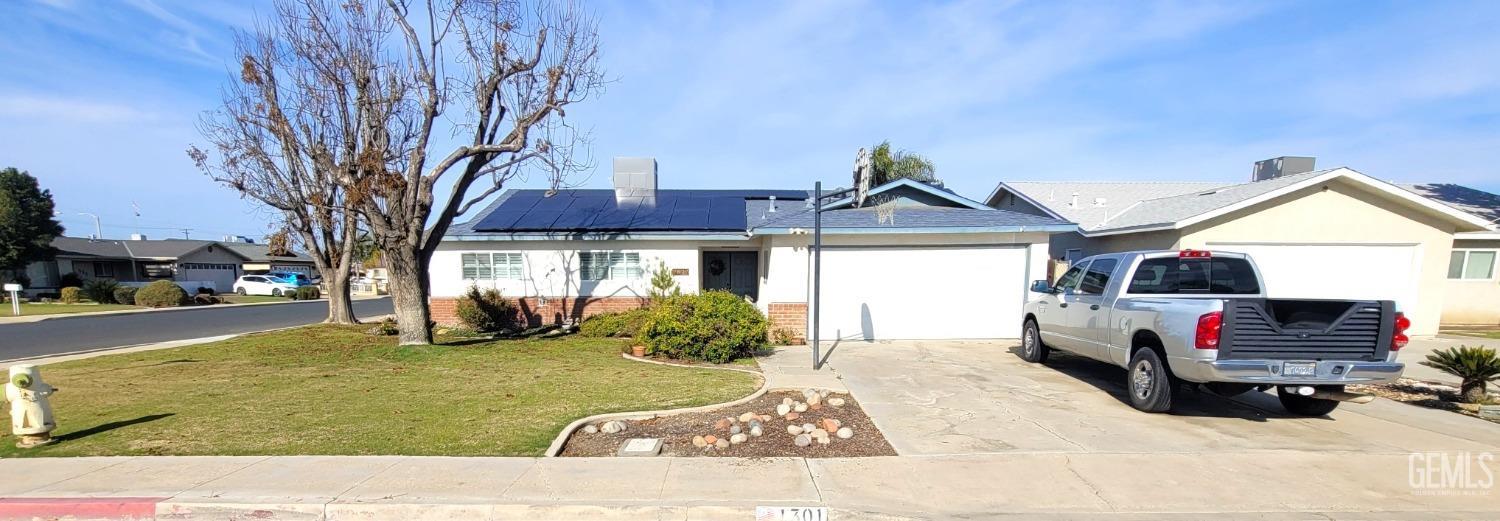 Photo of 1301 5th Place, Delano, CA 93215