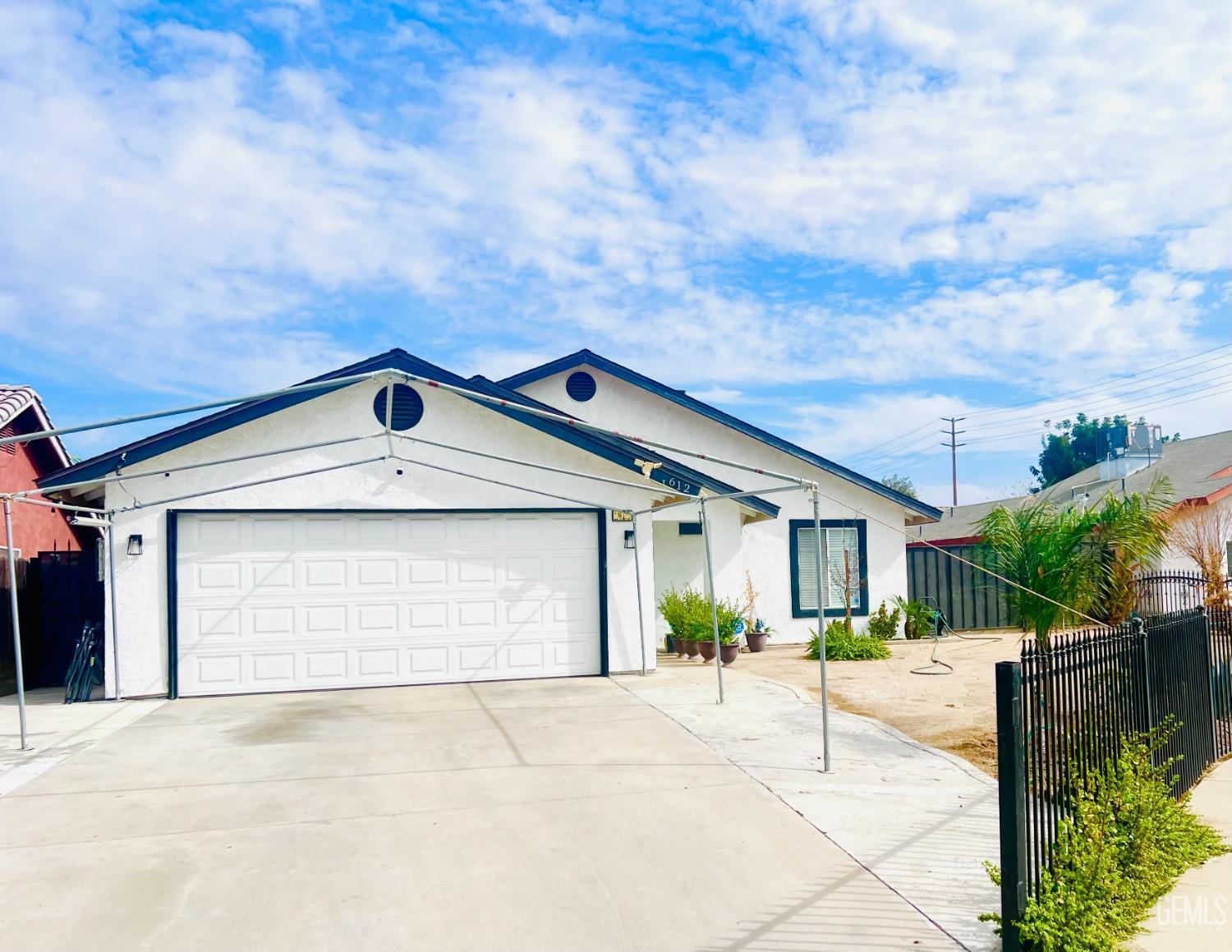 Photo of 1612 Xenia Court, Delano, CA 93215