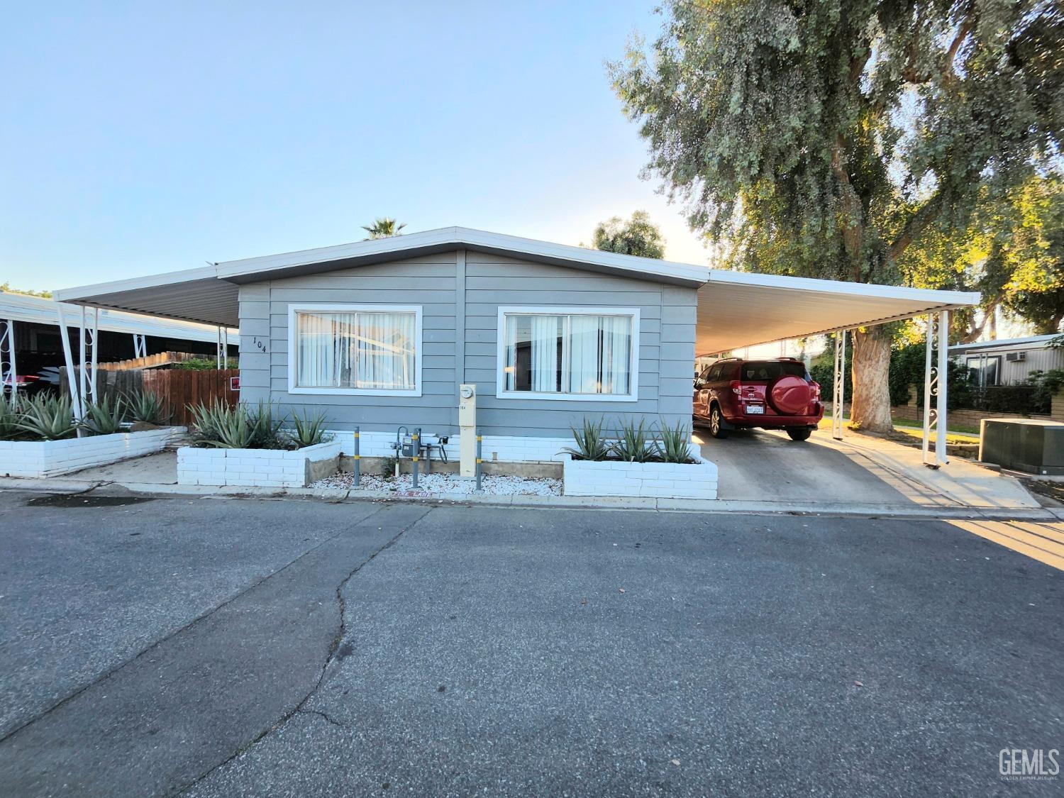 Photo of 3000 S Chester Avenue, Bakersfield, CA 93304