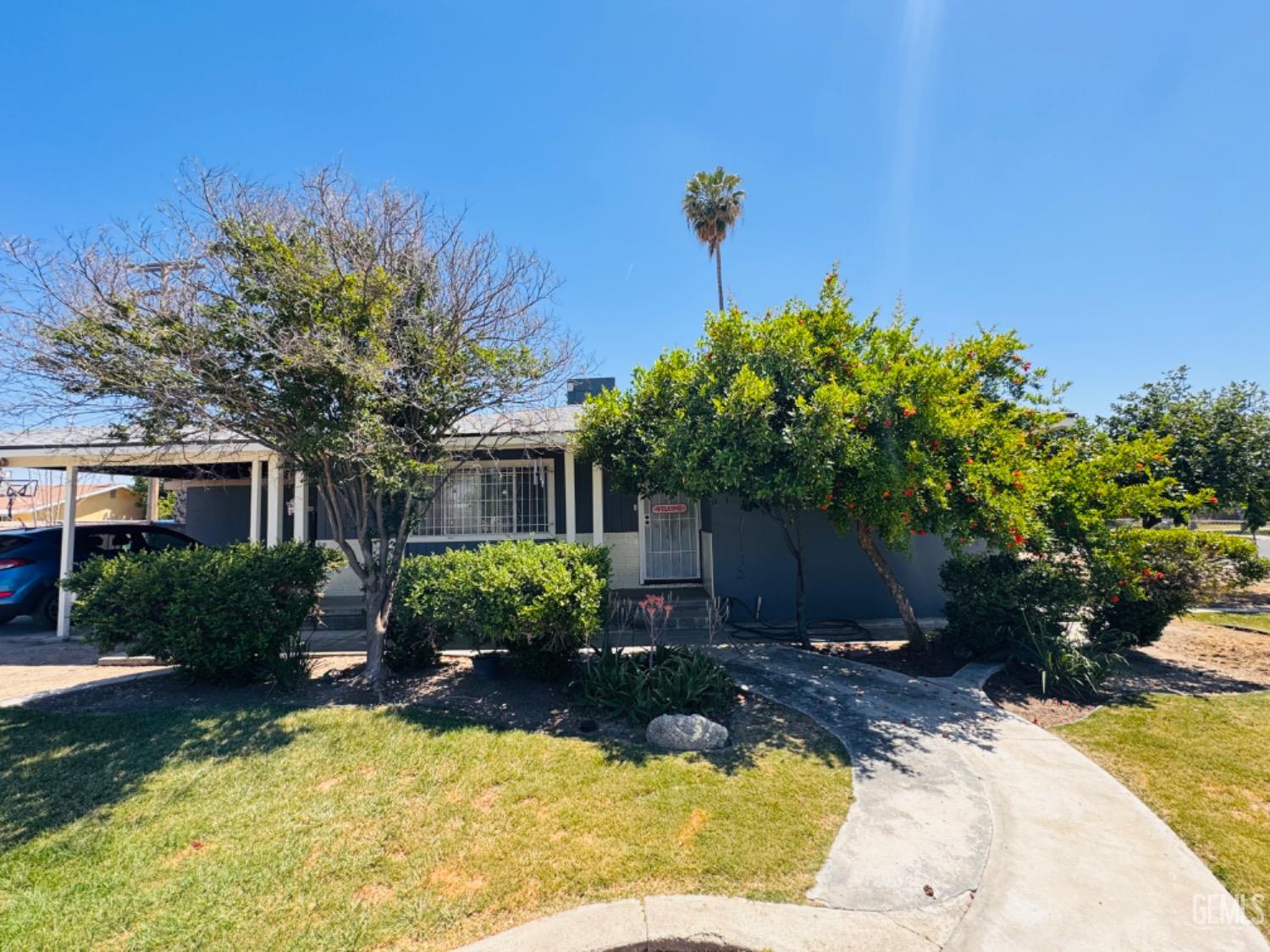 Photo of 152 10th Avenue, Delano, CA 93215