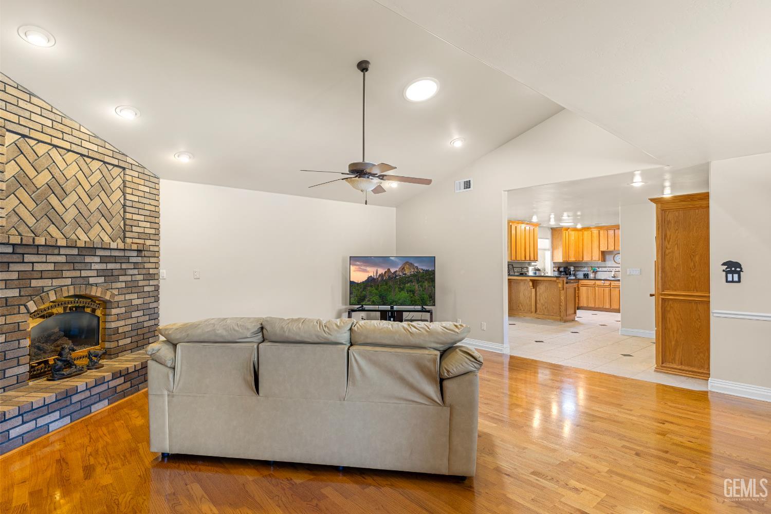 30100 Sunland Way — photo 5