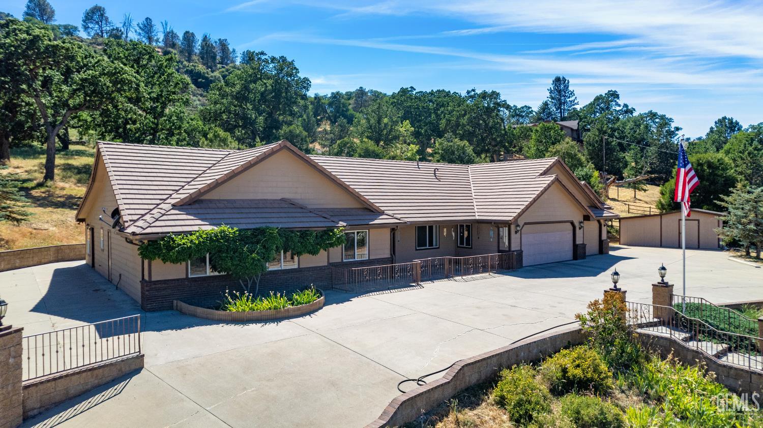 30100 Sunland Way — photo 3