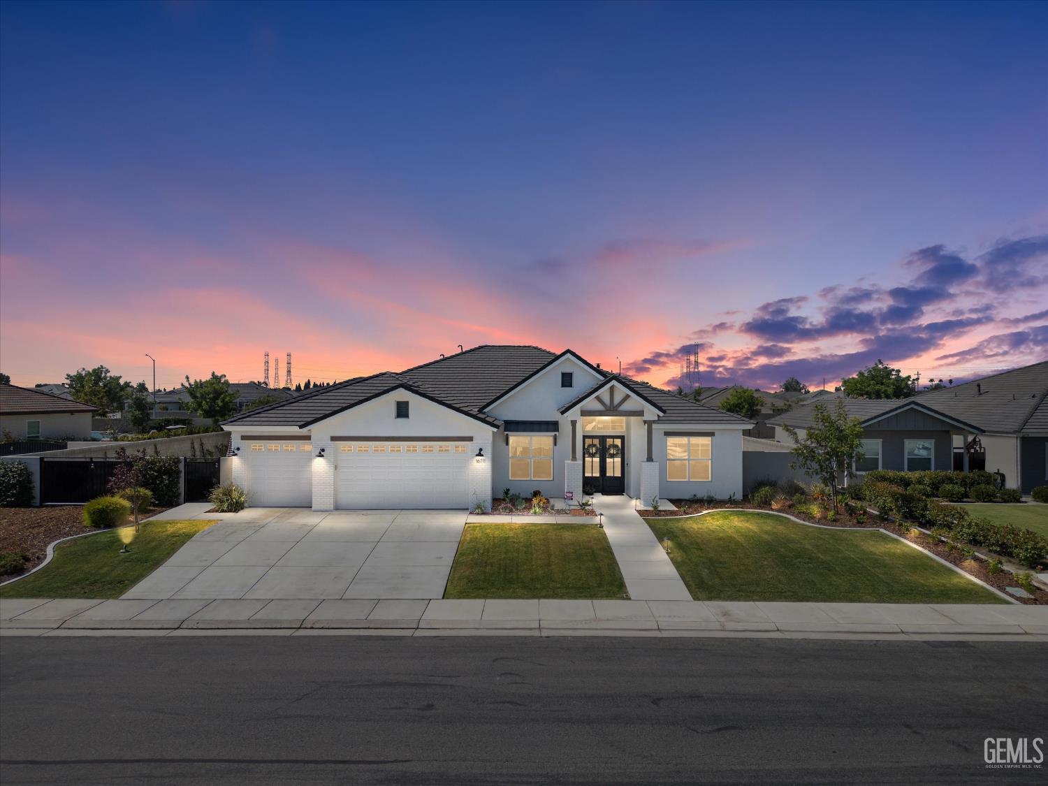 Photo of 16711 Keystone Place, Bakersfield, CA 93314