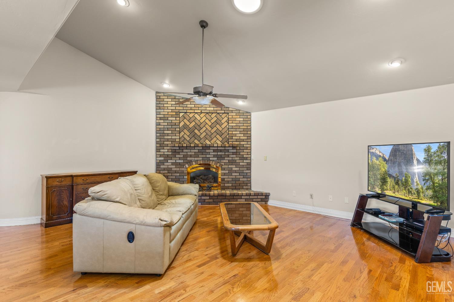 30100 Sunland Way — photo 7