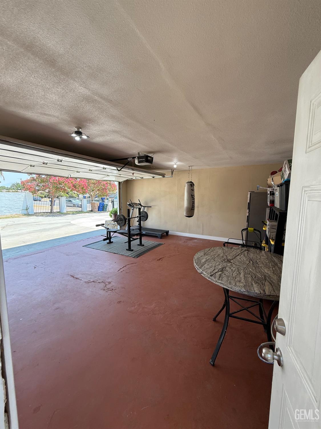 2404 Belvedere Ave — photo 34