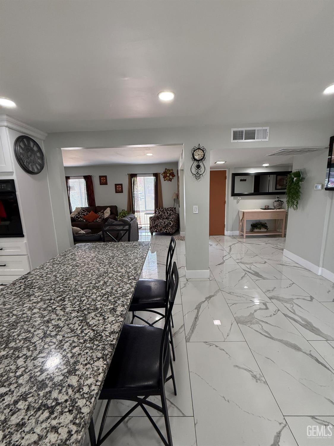 2404 Belvedere Ave — photo 8