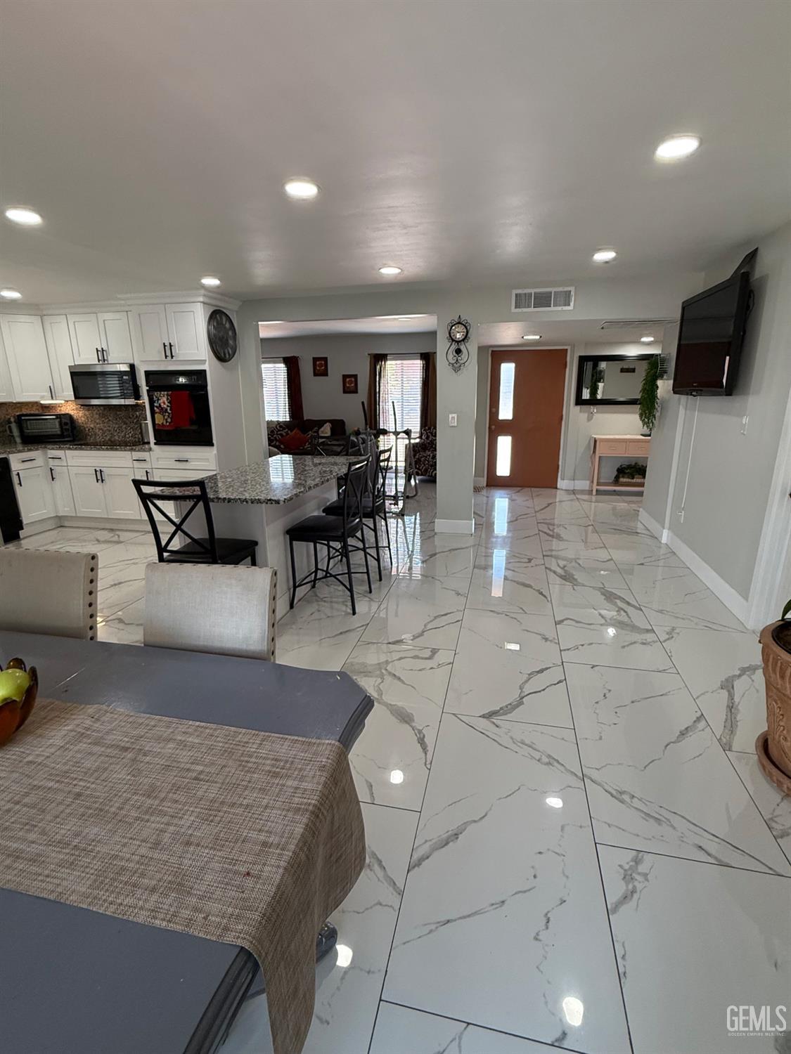 2404 Belvedere Ave — photo 15
