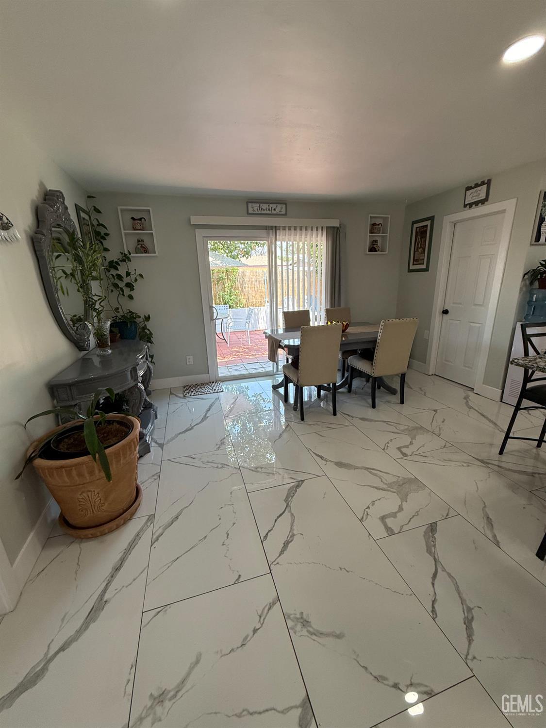 2404 Belvedere Ave — photo 9