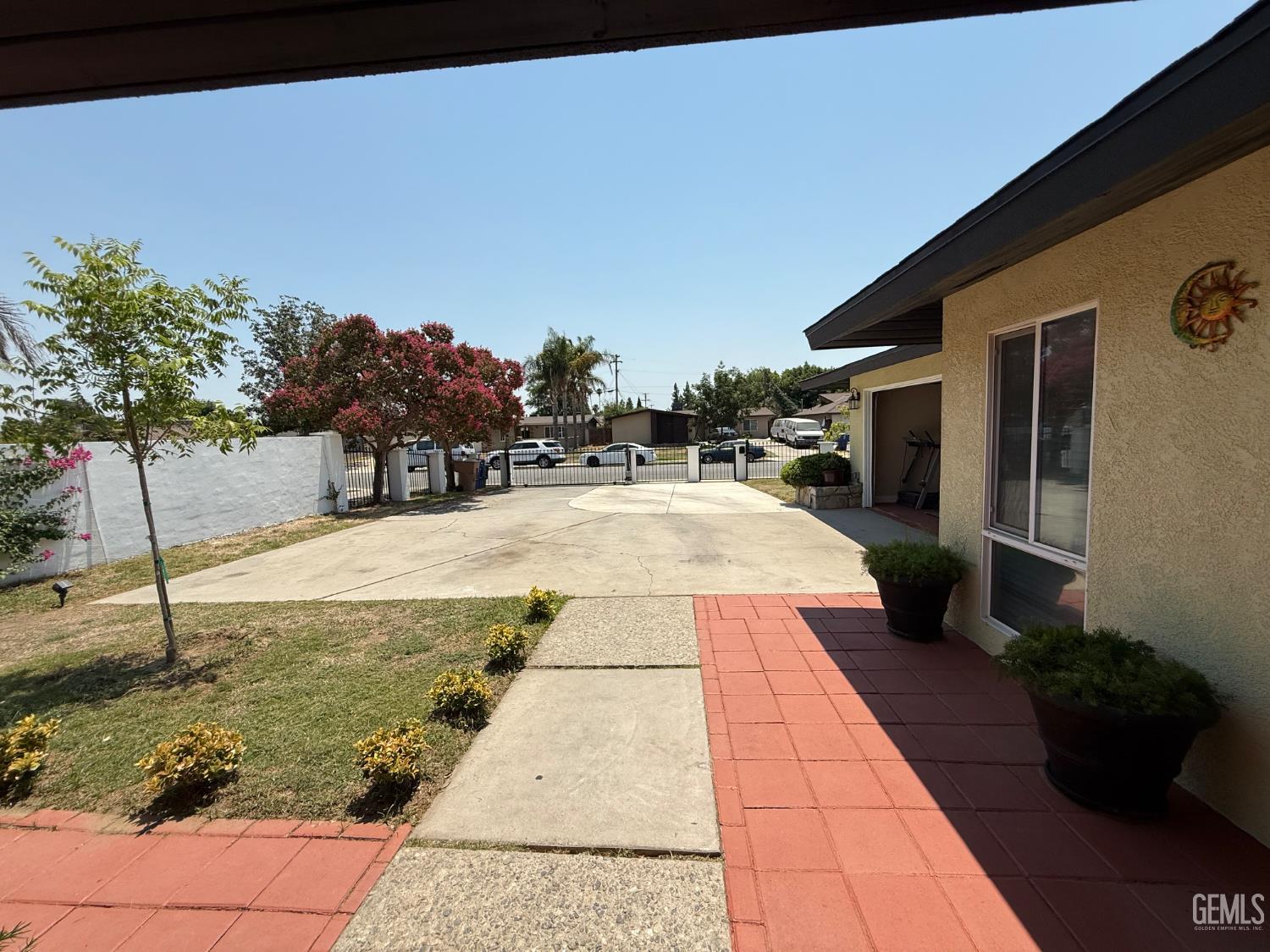 2404 Belvedere Ave — photo 36