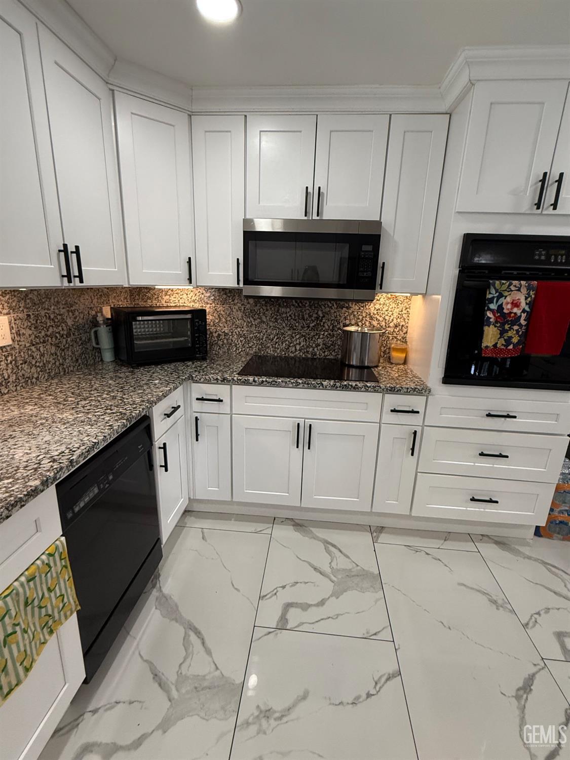 2404 Belvedere Ave — photo 12