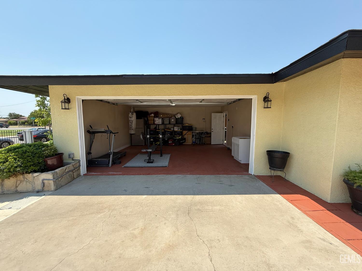 2404 Belvedere Ave — photo 35