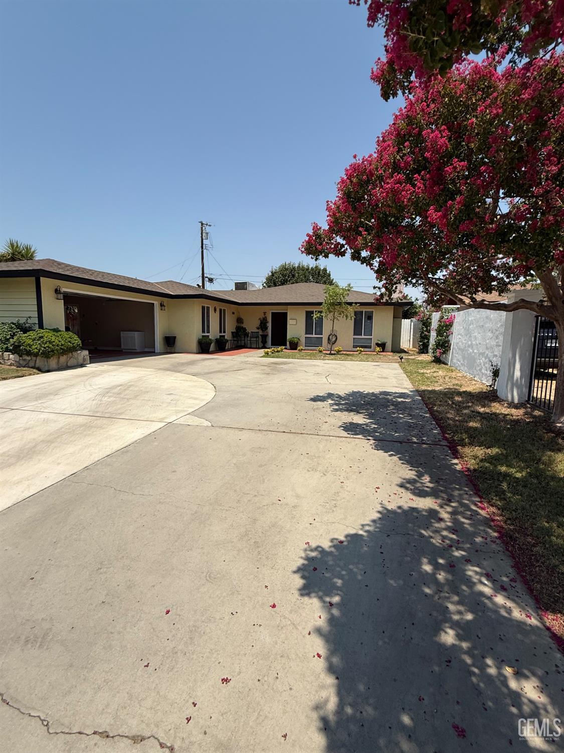 2404 Belvedere Ave — photo 2