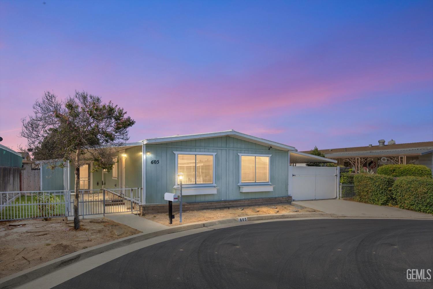 Photo of 605 46th Street, Bakersfield, CA 93301