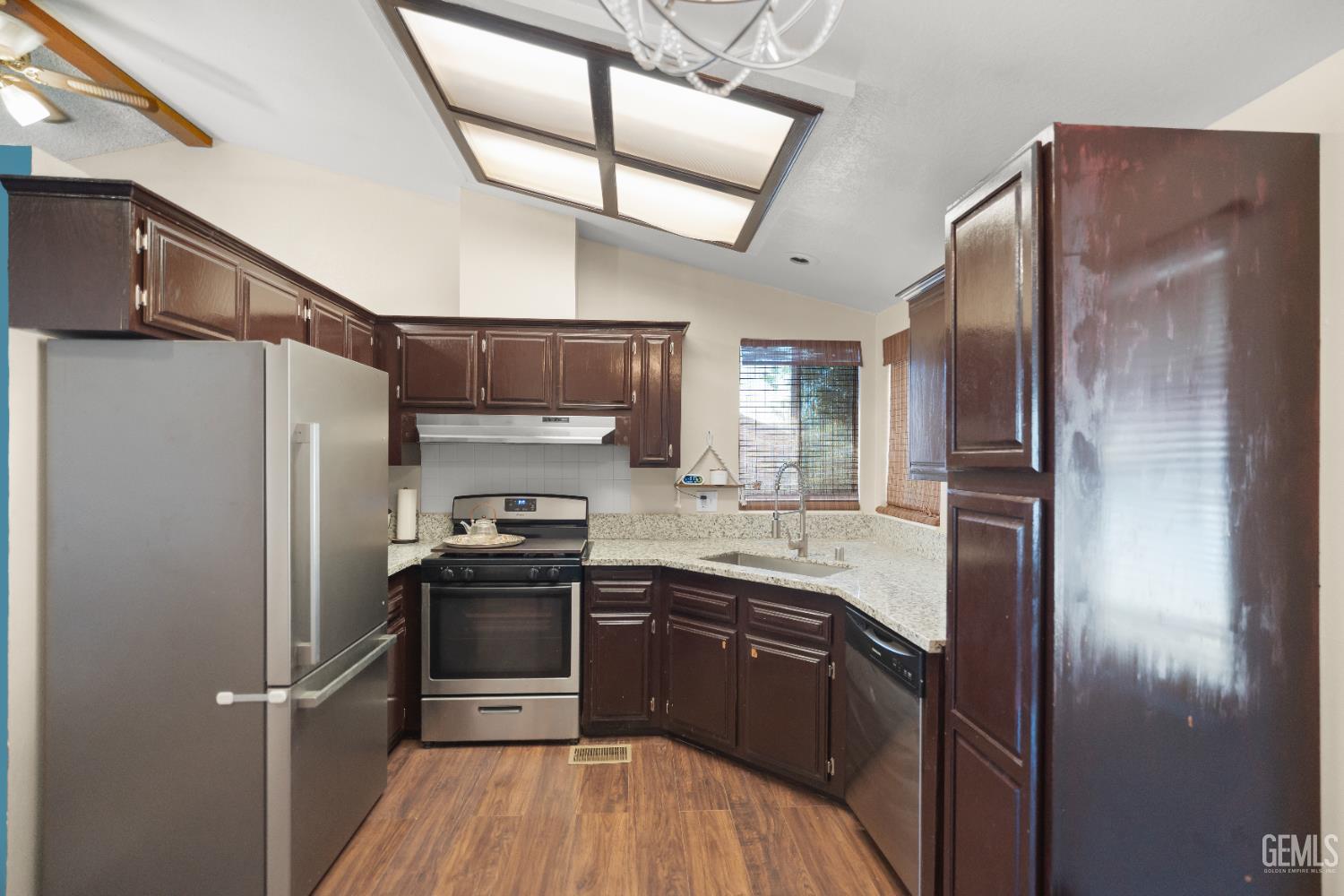 6204 Royal coach Drive, Bakersfield, CA 93306 — photo 11