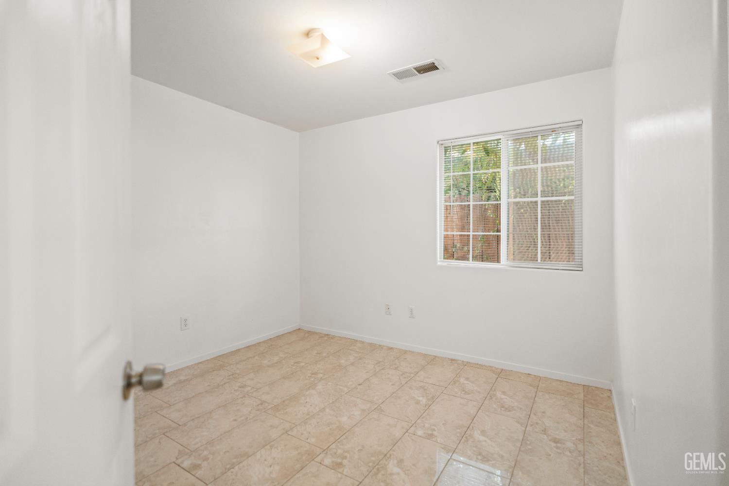 318 Haley, Bakersfield, CA 93307 — photo 17