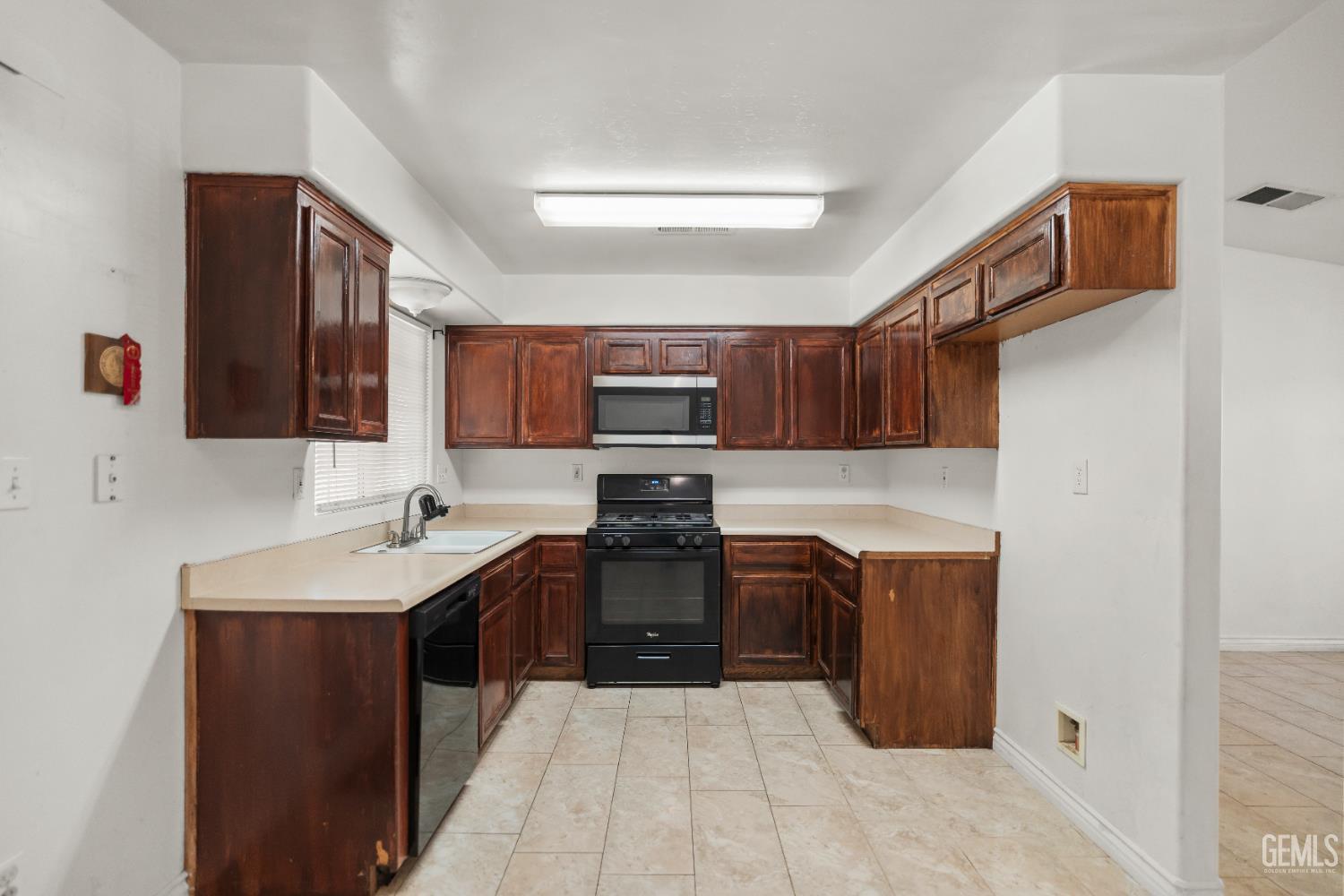 318 Haley, Bakersfield, CA 93307 — photo 13