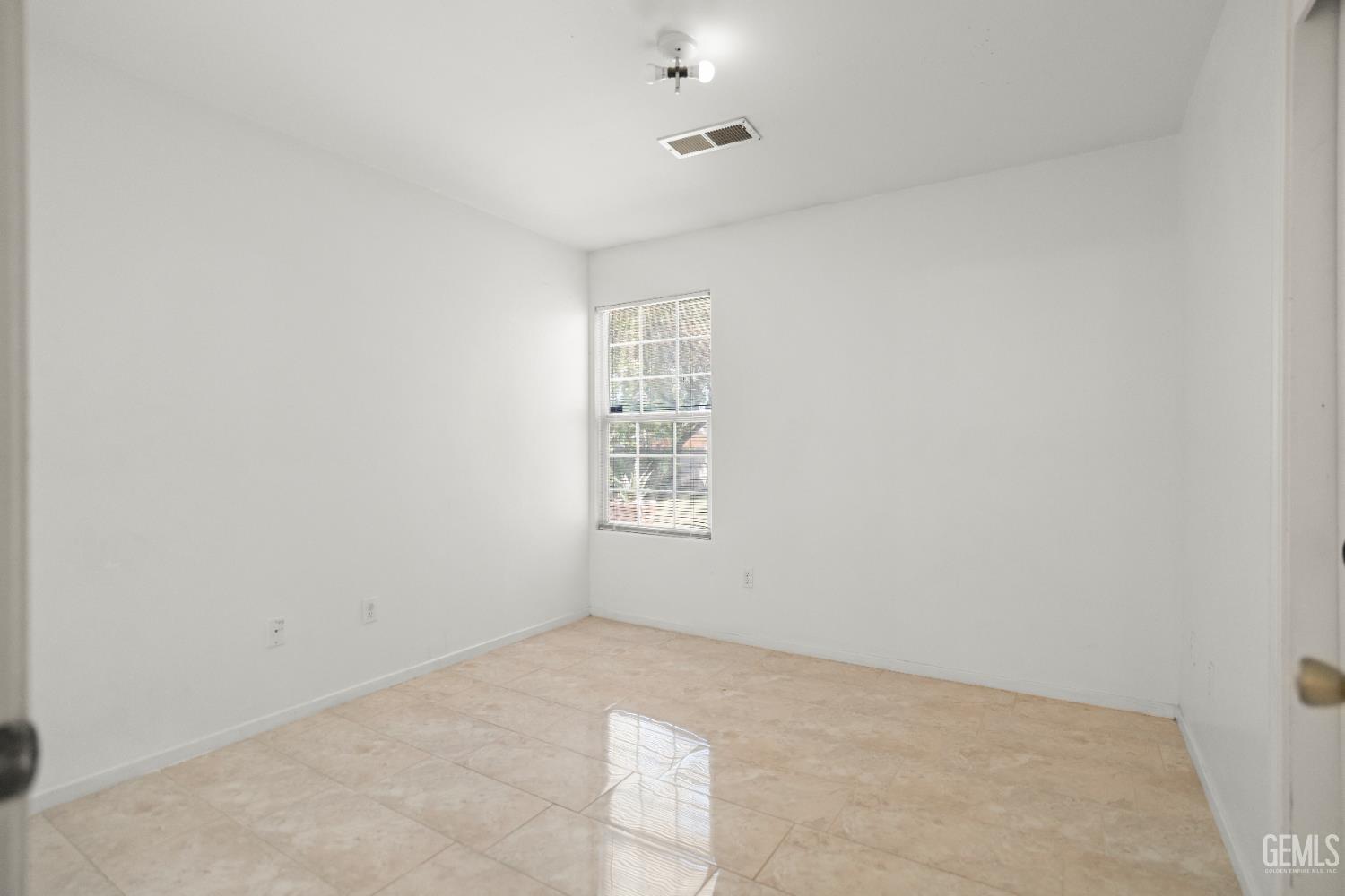 318 Haley, Bakersfield, CA 93307 — photo 18