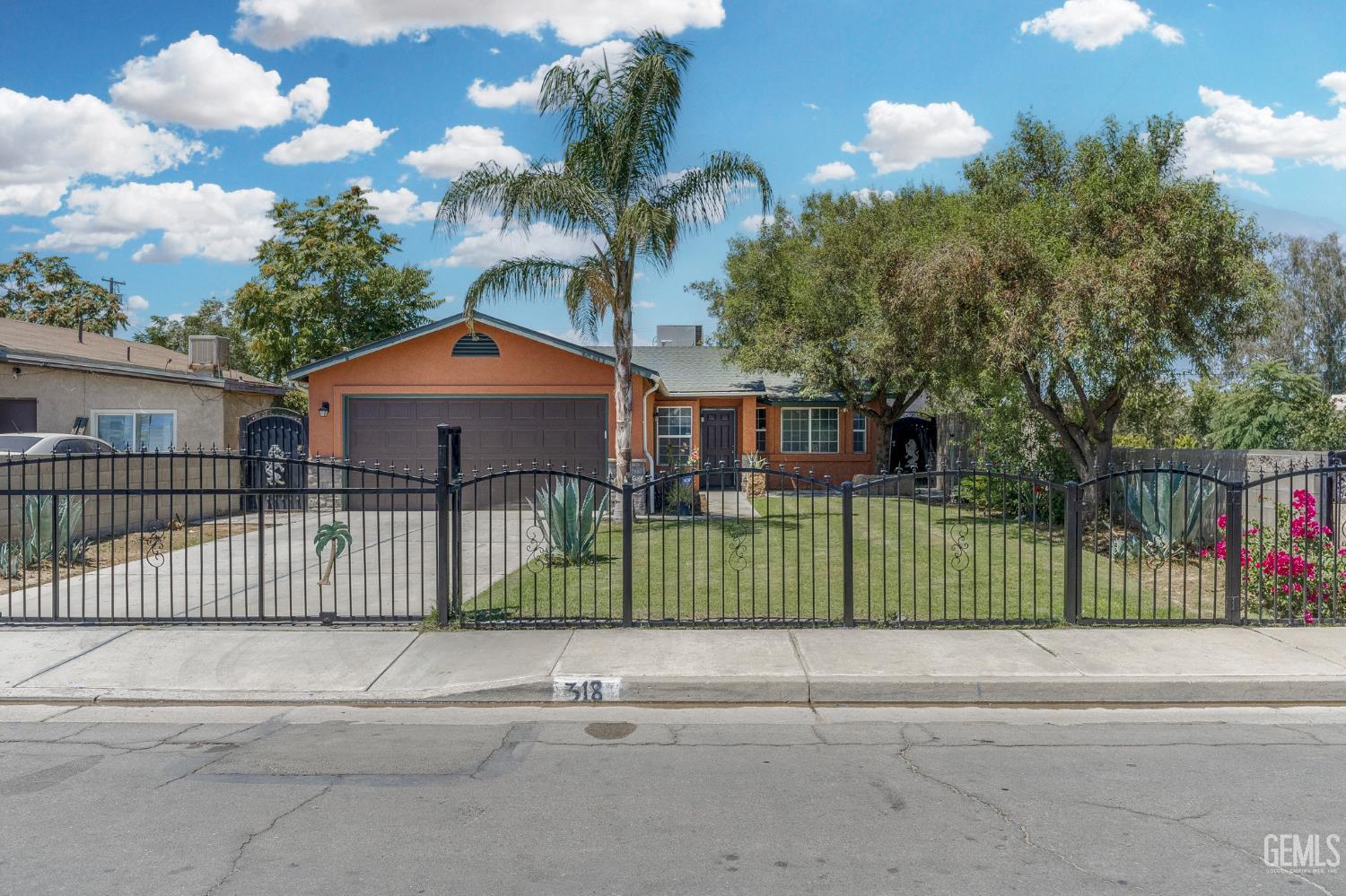 318 Haley, Bakersfield, CA 93307 — photo 1