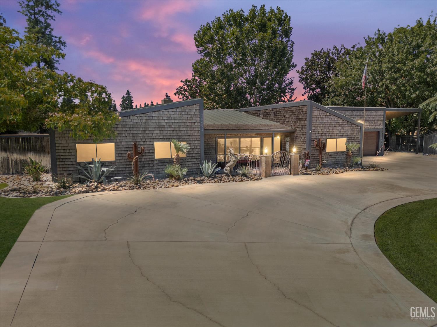 Photo of 16451 Barton Lane, Bakersfield, CA 93314