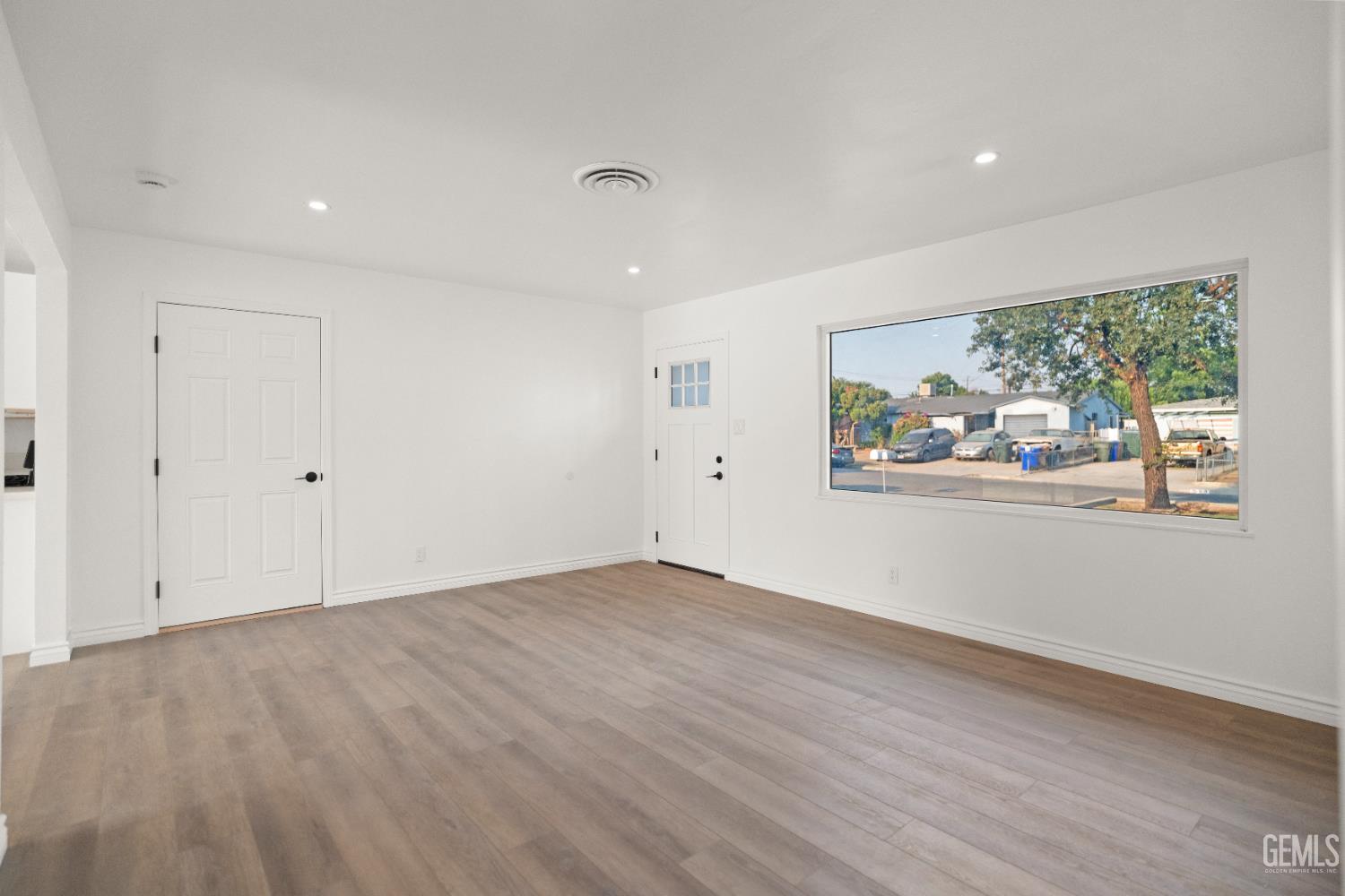 918 Blossom Street, Bakersfield, CA 93306 — photo 8