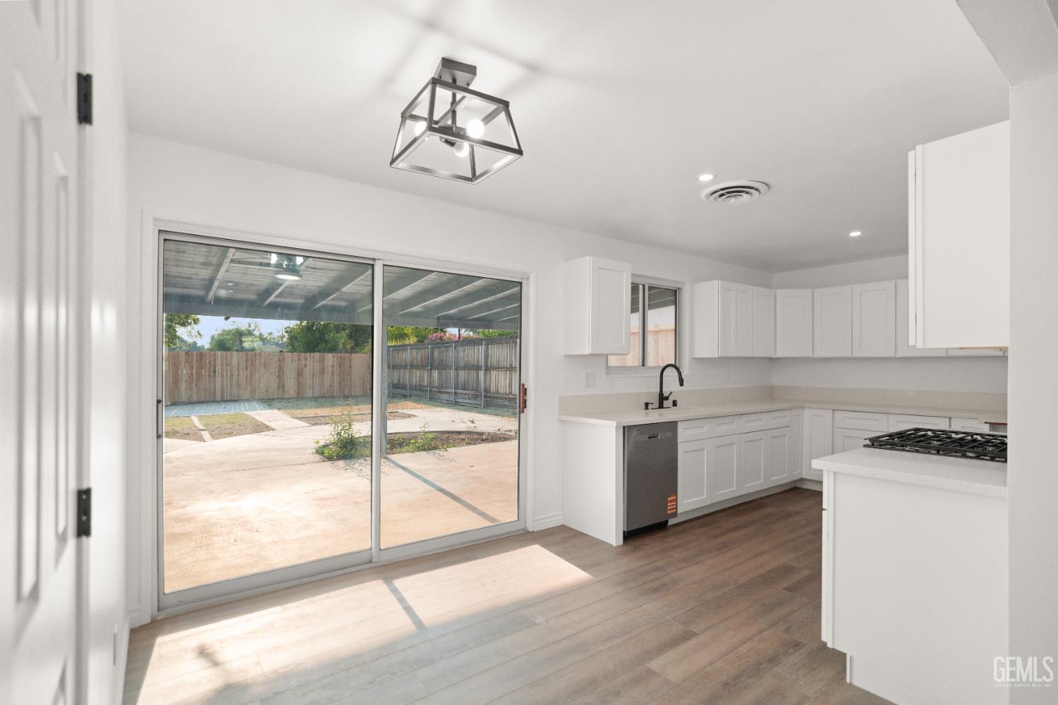 918 Blossom Street, Bakersfield, CA 93306 — photo 11