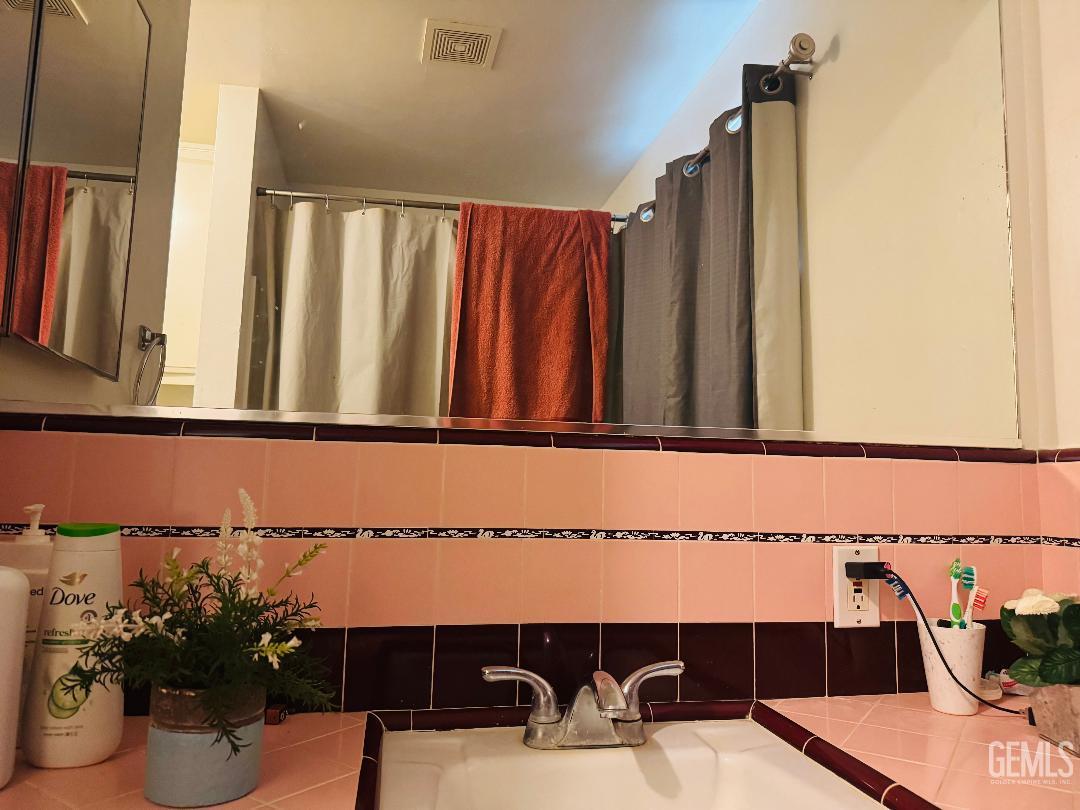 1337 Castaic Avenue — photo 30