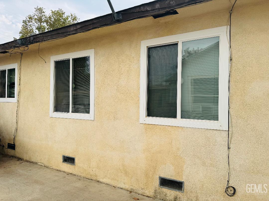 1337 Castaic Avenue — photo 9