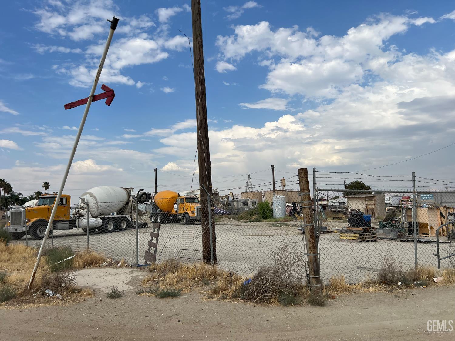 Weedpatch Highway — photo 2