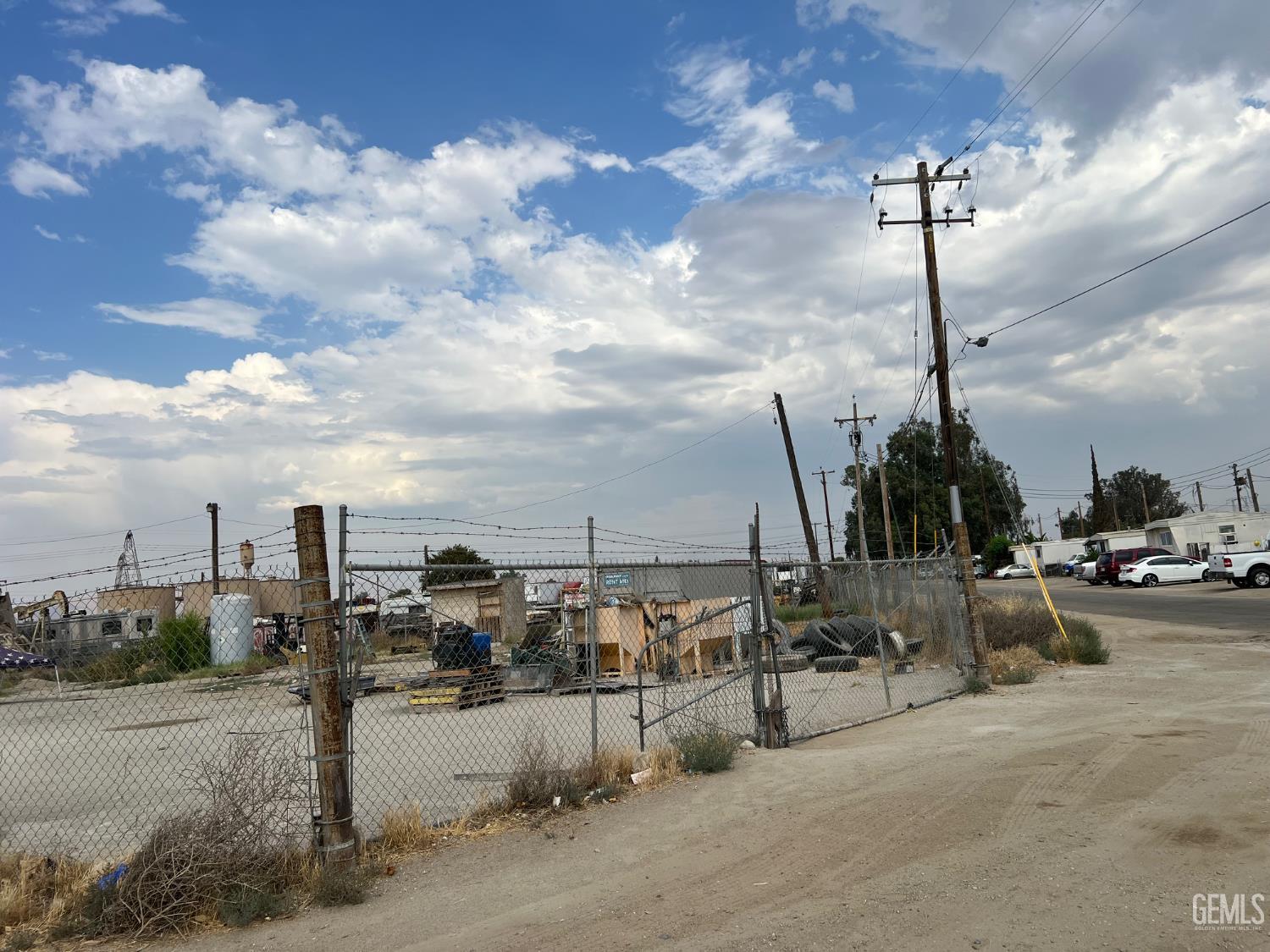Weedpatch Highway — photo 3