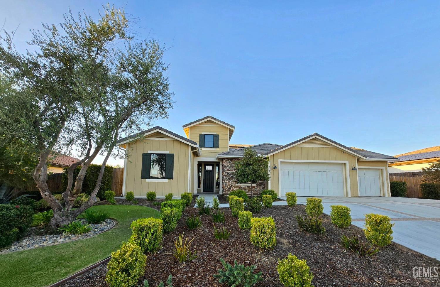 Photo of 12014 Marquise Drive Drive, Bakersfield, CA 93306