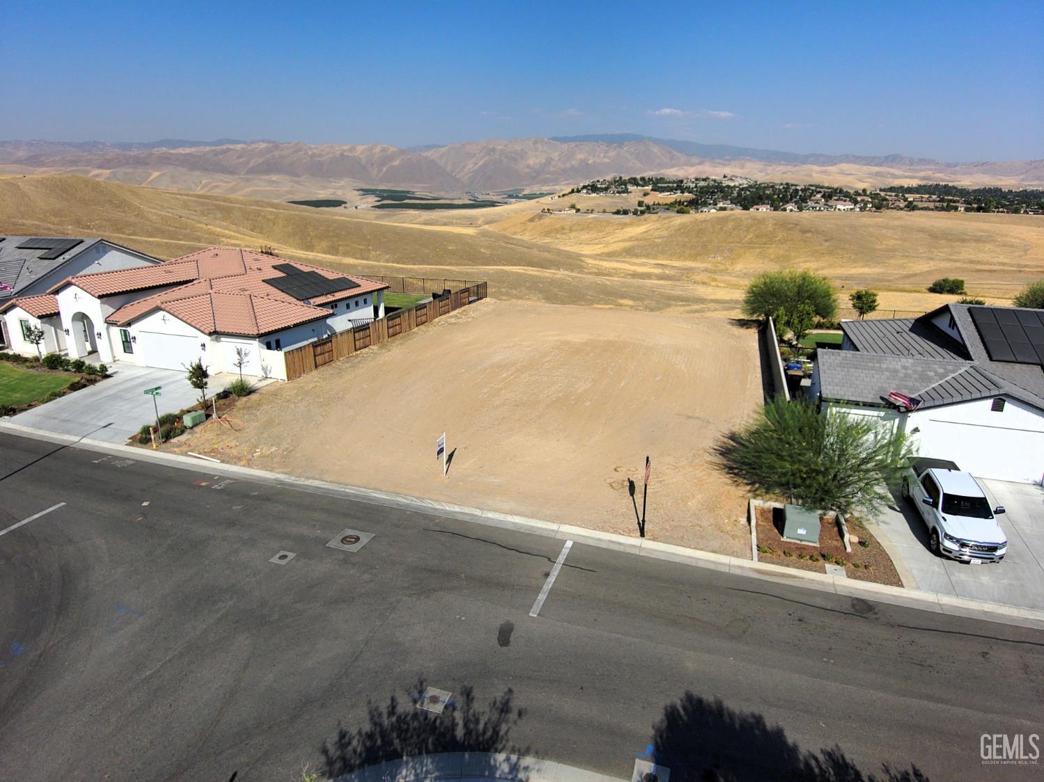 6825 Aquamarine Drive — photo 8
