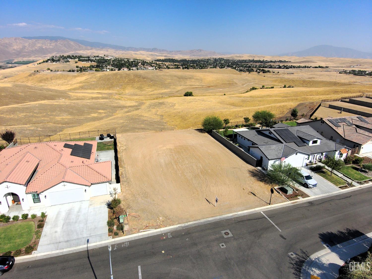 6825 Aquamarine Drive — photo 9