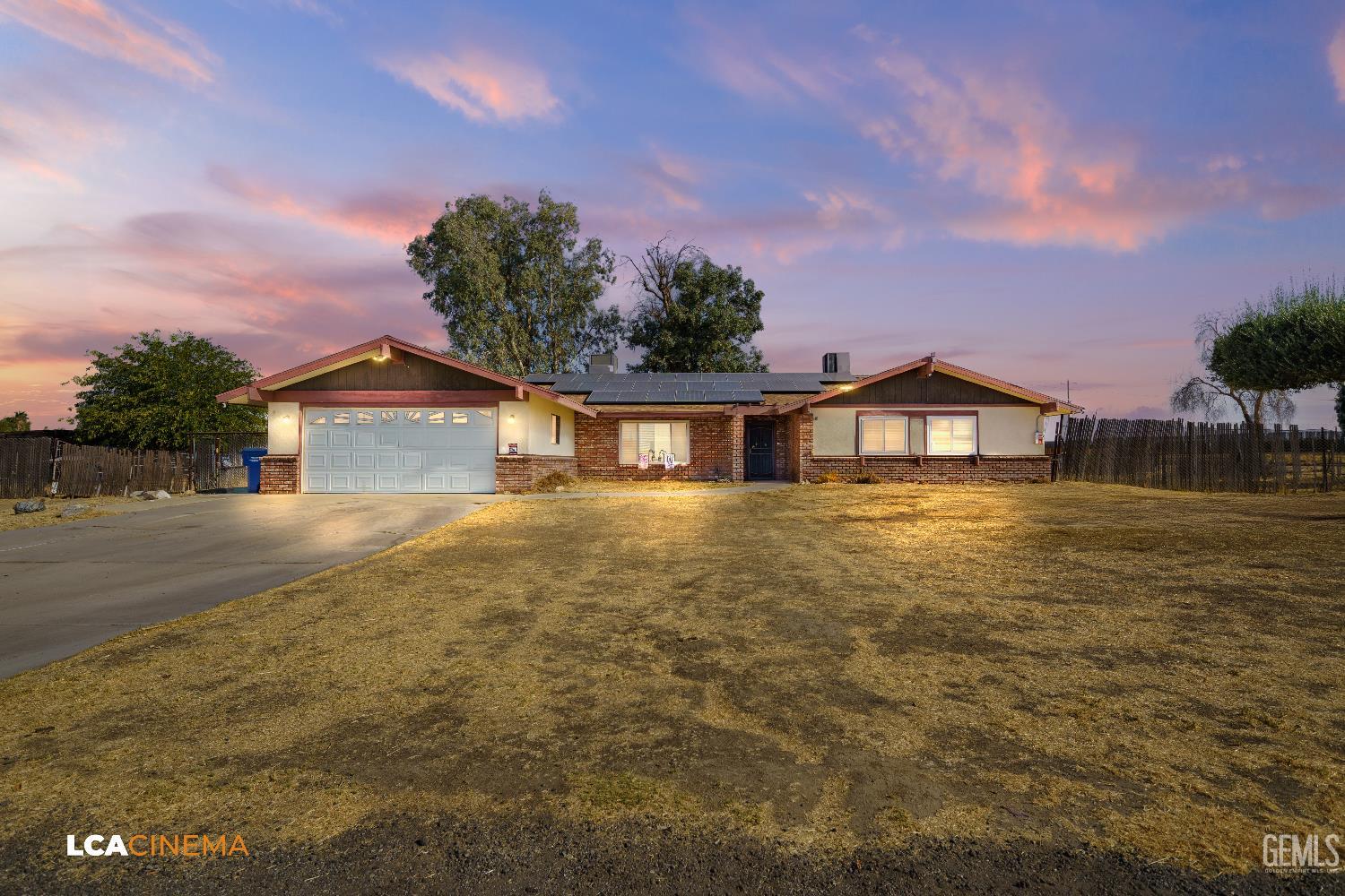 Photo of 8832 Kerrnita Road, Bakersfield, CA 93307