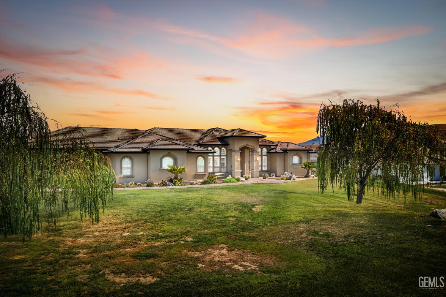 Photo of 11035 Rio Mesa Drive, Bakersfield, CA 93308