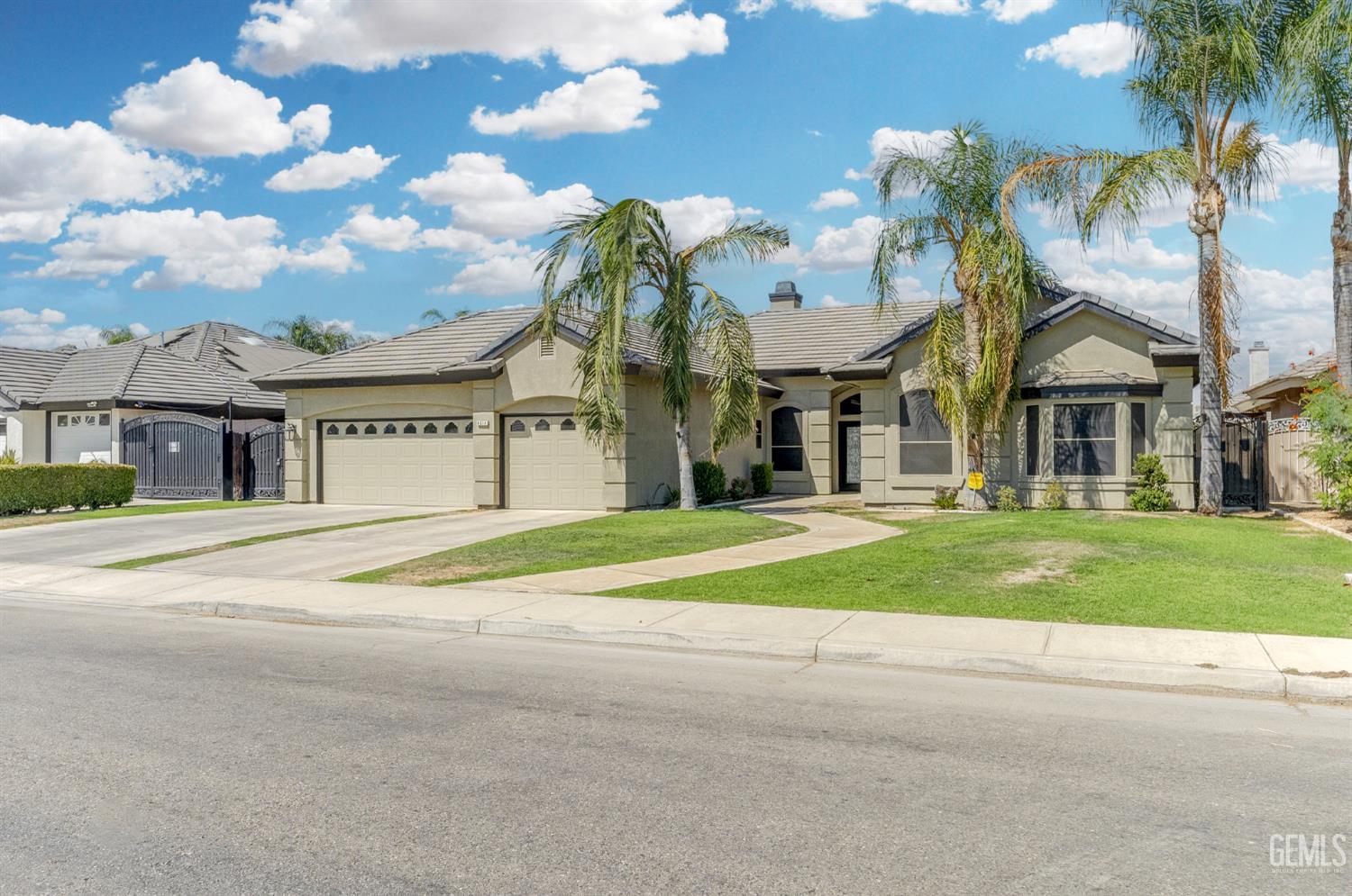 4614 Crosshaven Avenue, Bakersfield, CA 93313 — photo 2