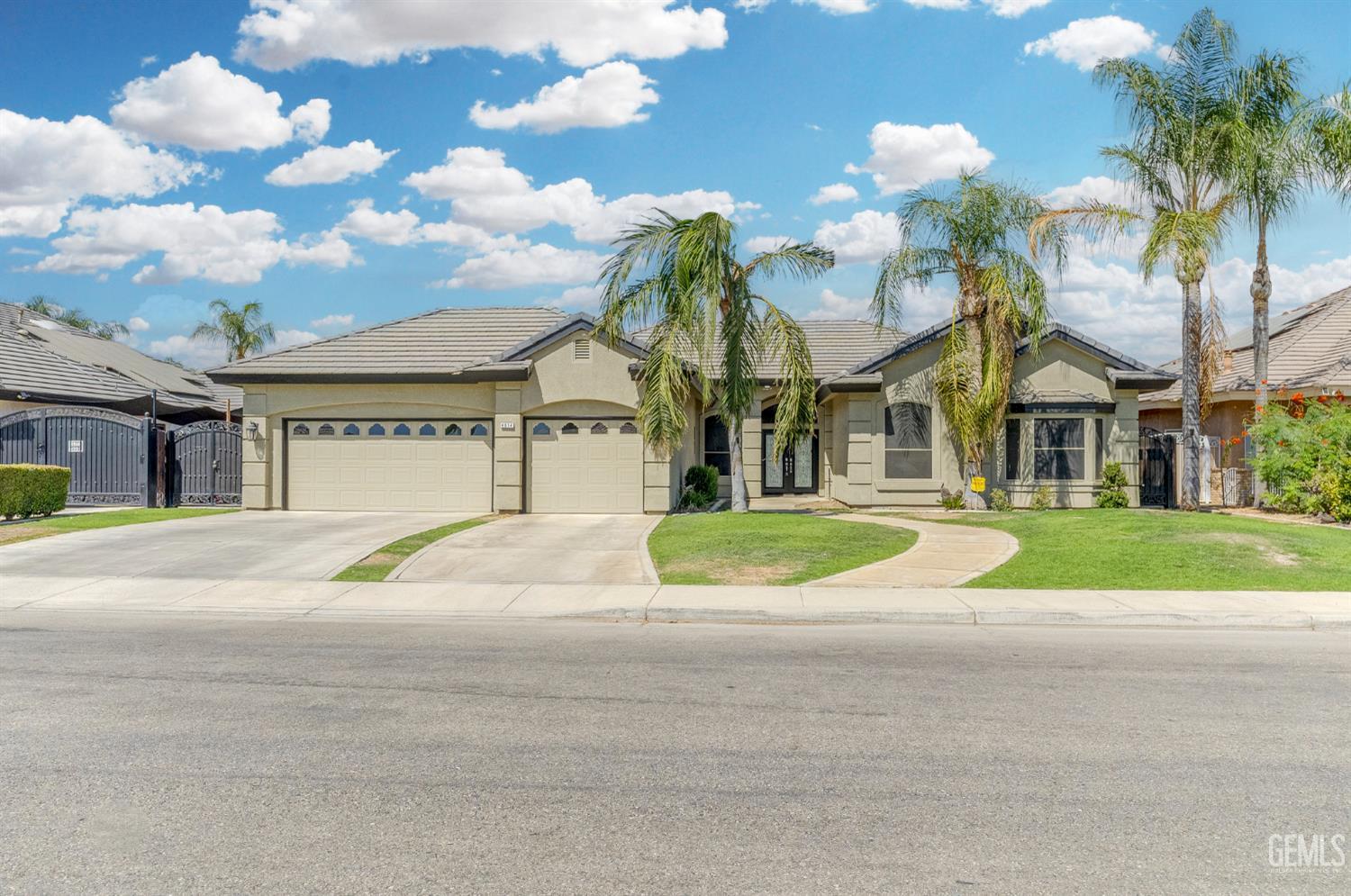 4614 Crosshaven Avenue, Bakersfield, CA 93313 — photo 1