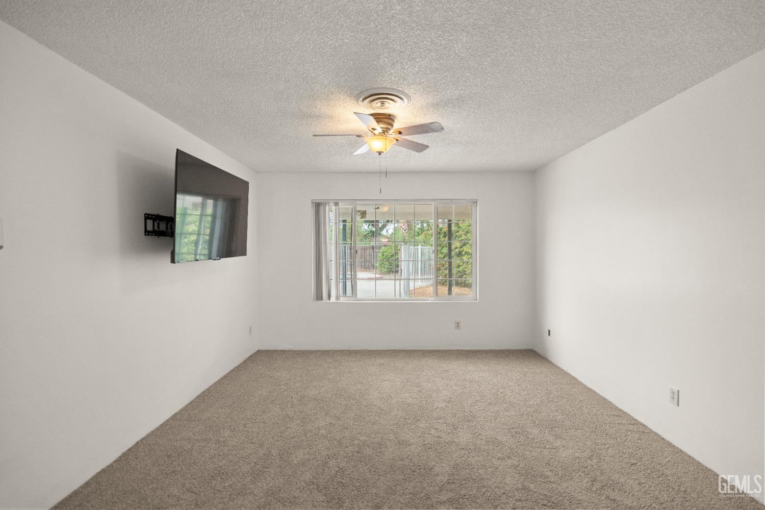 2504 Sutton Place — photo 9