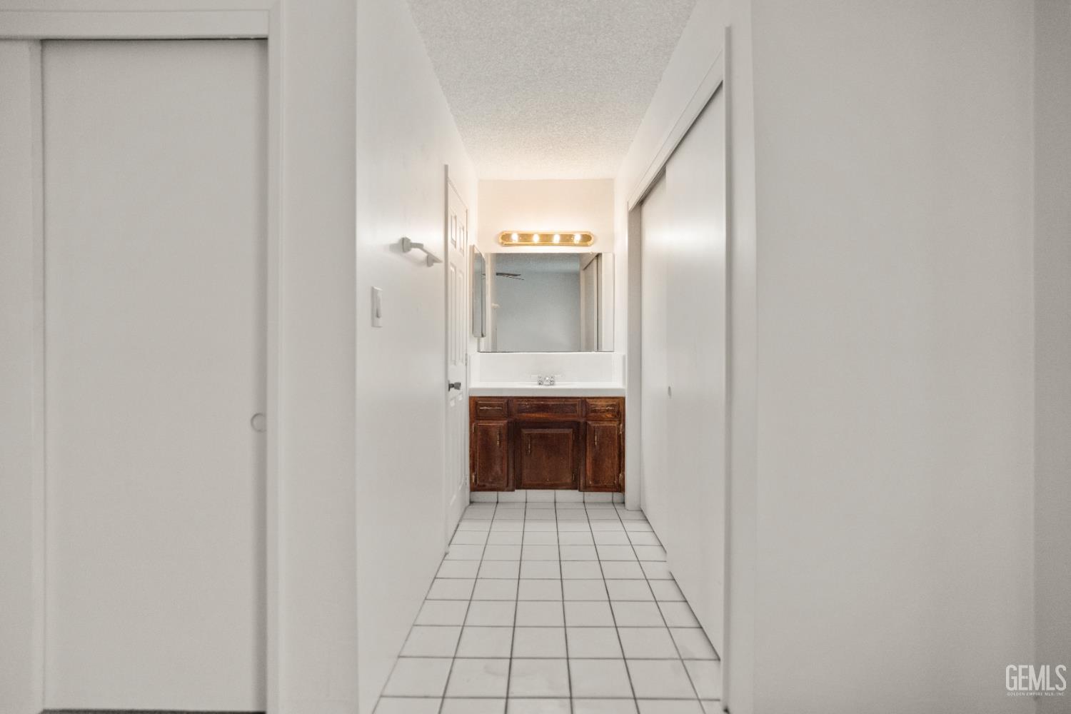 2504 Sutton Place — photo 27