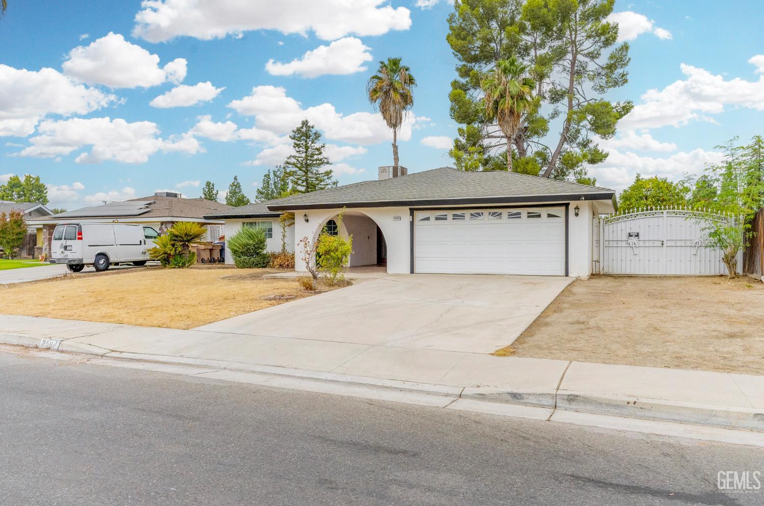 2504 Sutton Place — photo 5