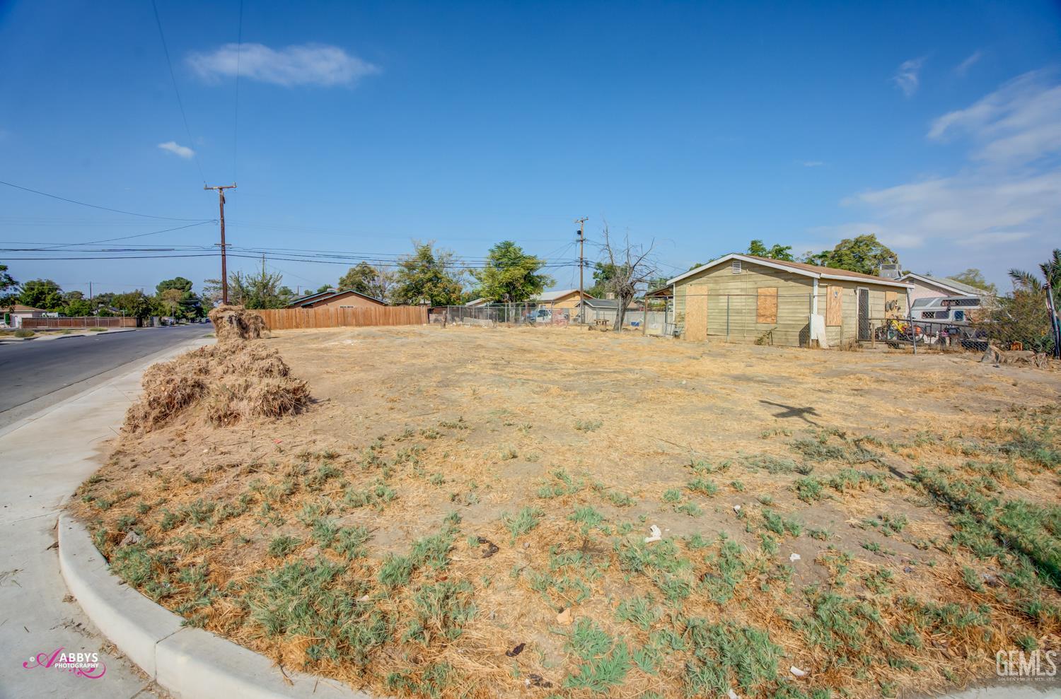 100 S Owens Street — photo 3