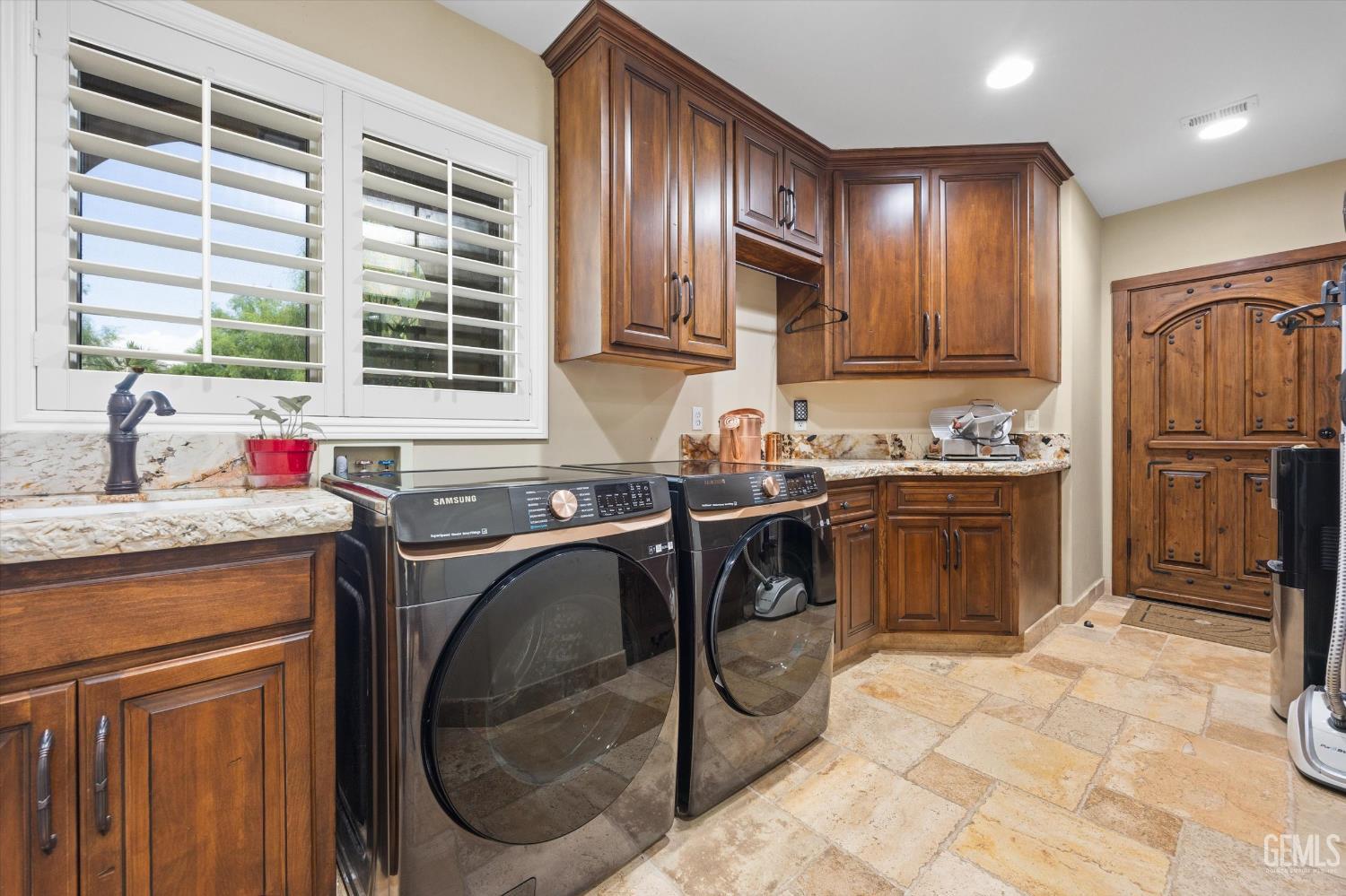 14025 Yokuts Lane — photo 42