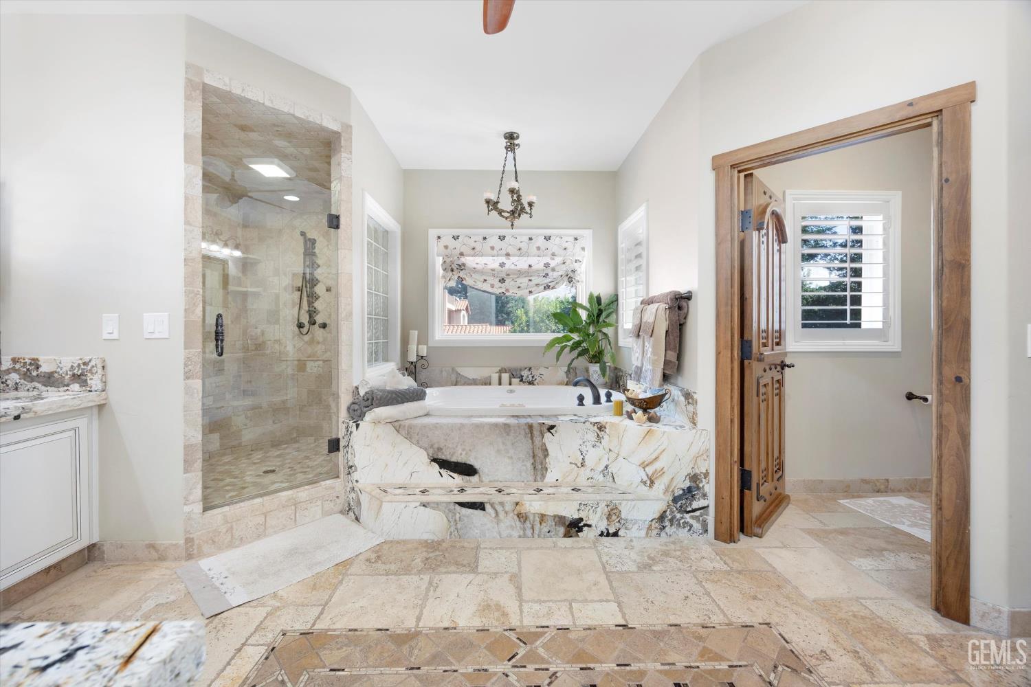 14025 Yokuts Lane — photo 32