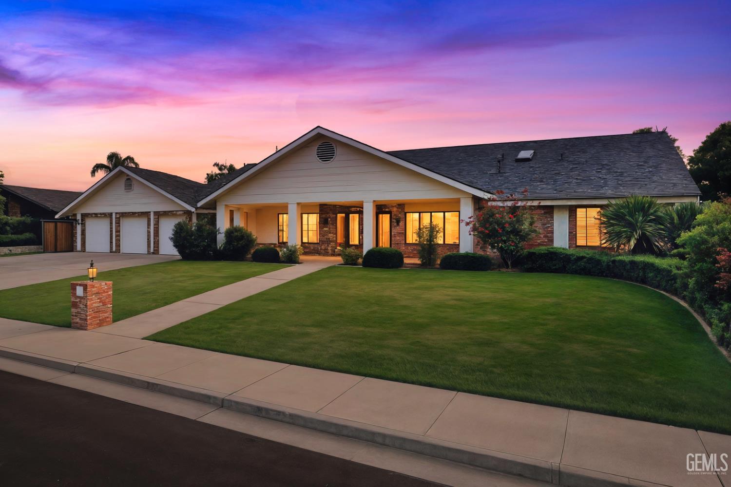 Photo of 4808 Panorama Drive, Bakersfield, CA 93306