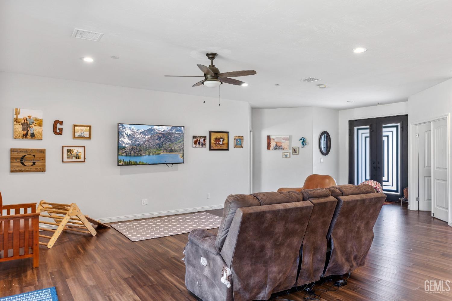 28551 Bear Valley Road — photo 8