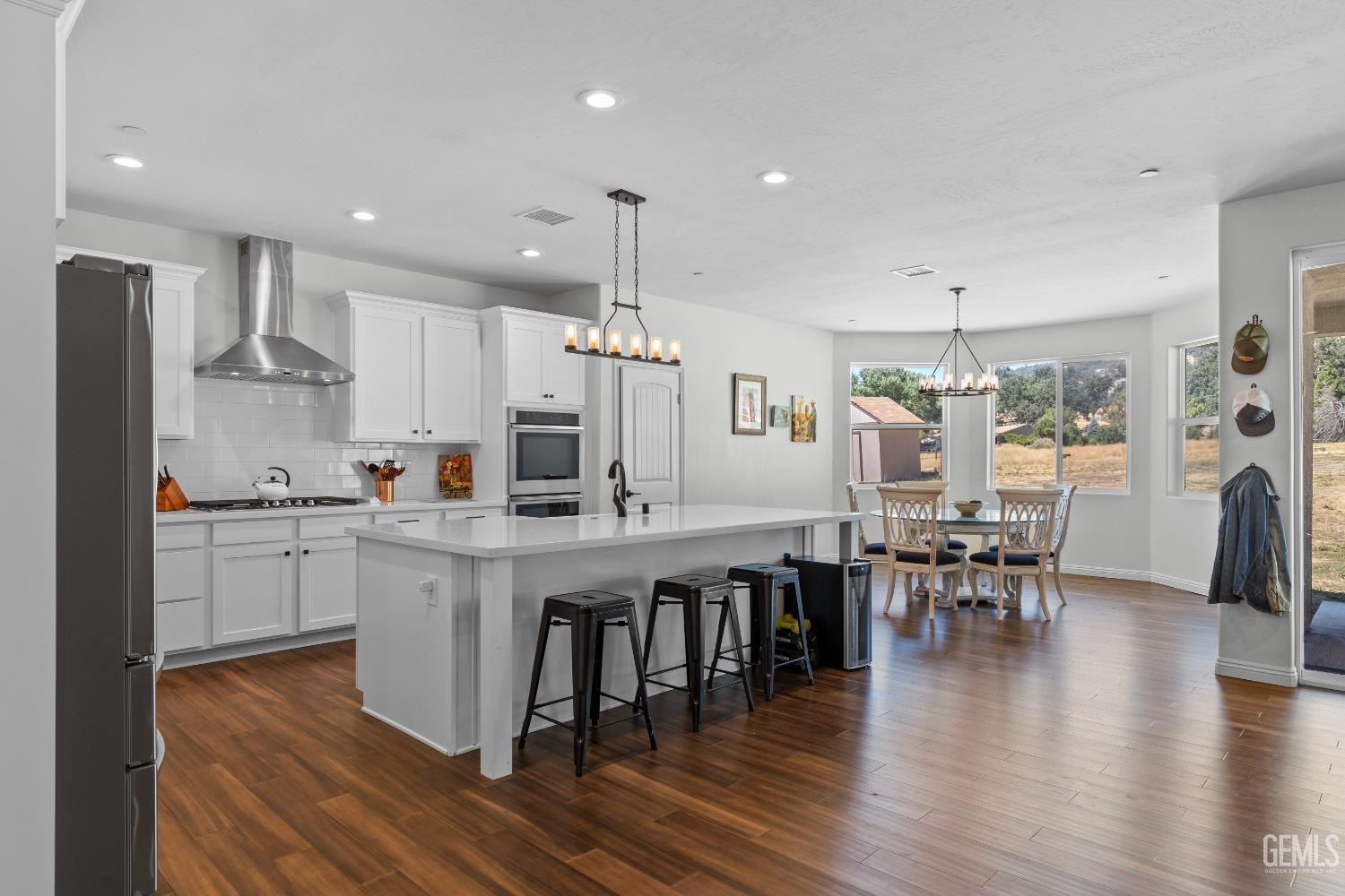28551 Bear Valley Road — photo 9