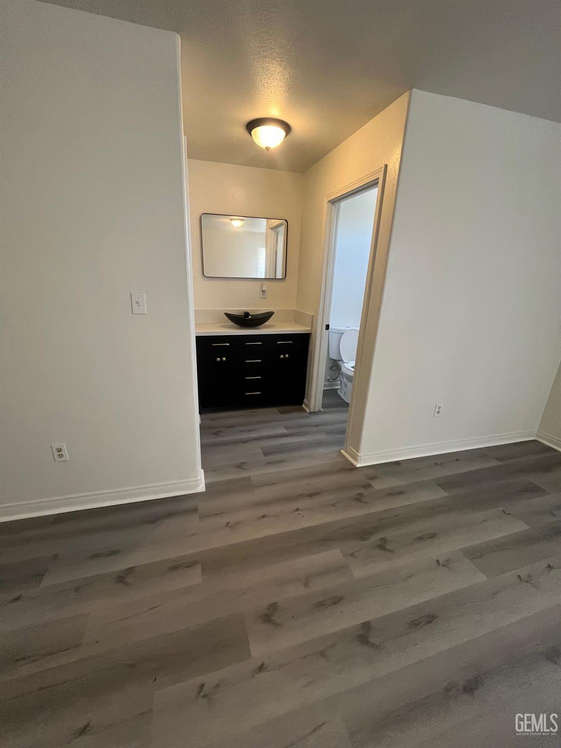 126 Clyde Street — photo 23