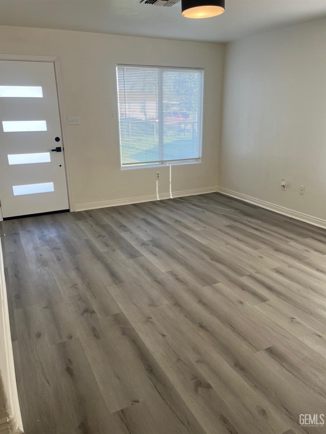 126 Clyde Street — photo 5