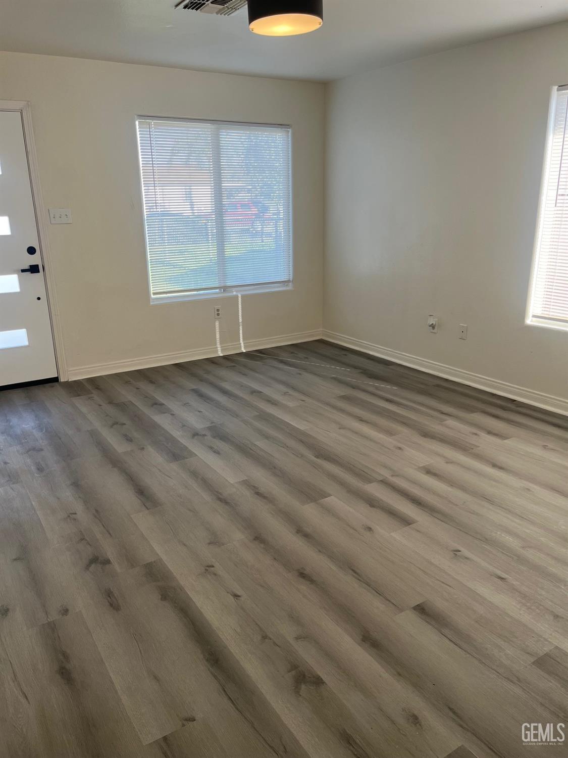 126 Clyde Street — photo 6